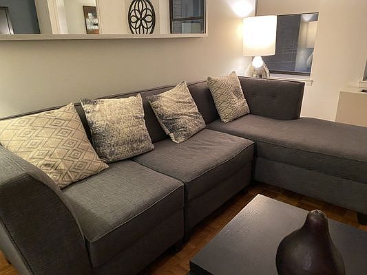 1st image of 150 W 51st St APT 1424