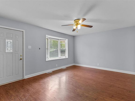 4th image of 1644 Carey Ct