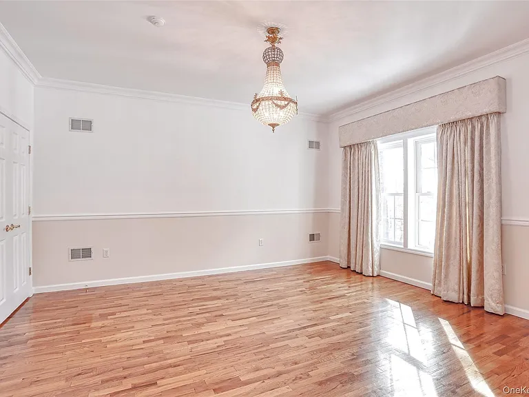 80 Alexander Ct — Photo 18