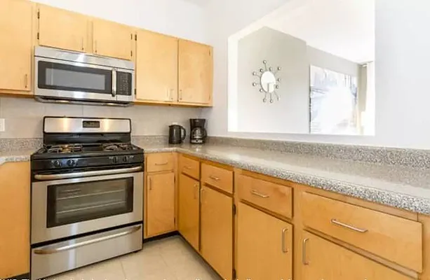 Rented by Paramount And Bond Real Estate | media 8