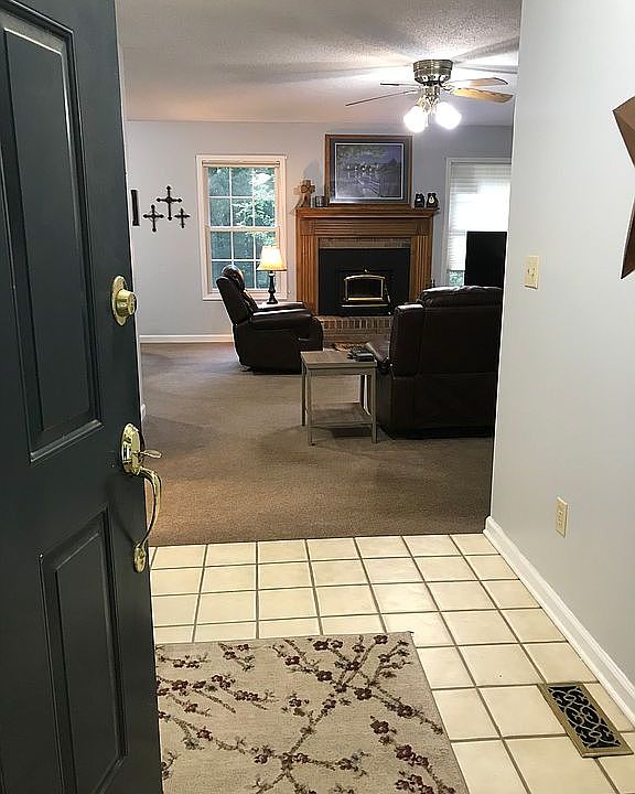1st image of 3186 Fairoaks Dr