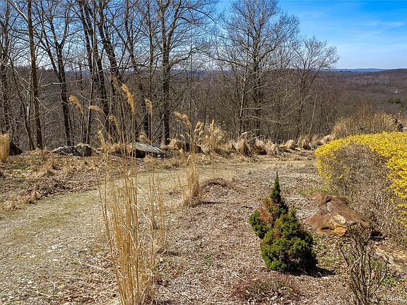 3rd image of 93 Settlers Hill Road
