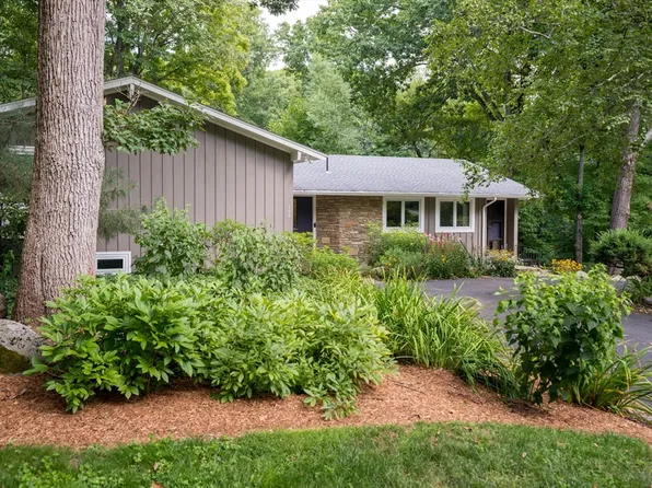 100 Aylesbury Rd, Worcester, MA 01609