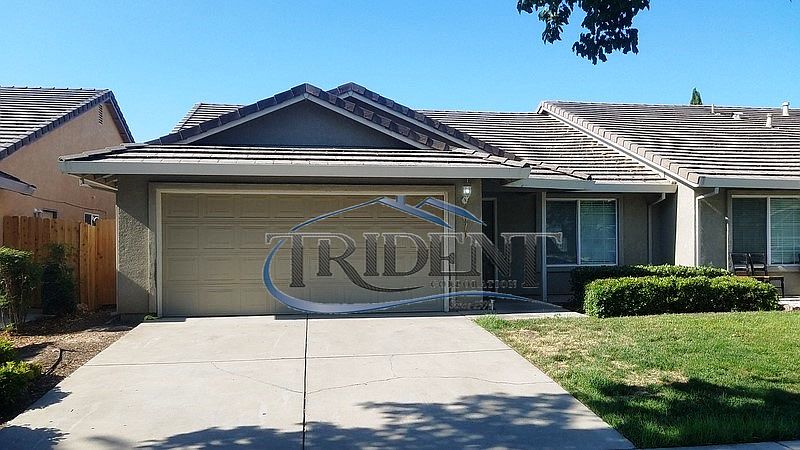 1st image of 1070 Arbor Dr
