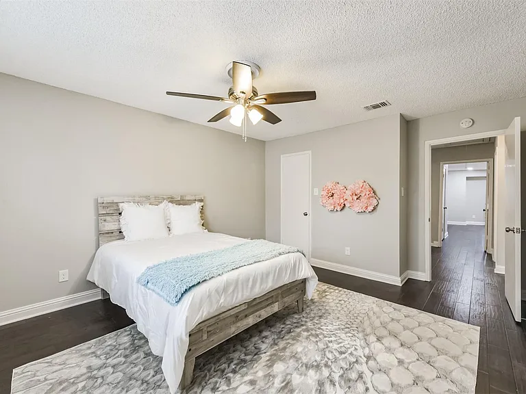 14111 Misty Meadow Ln — Photo 33