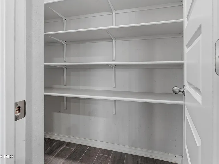 917 Airship Pl — Photo 18