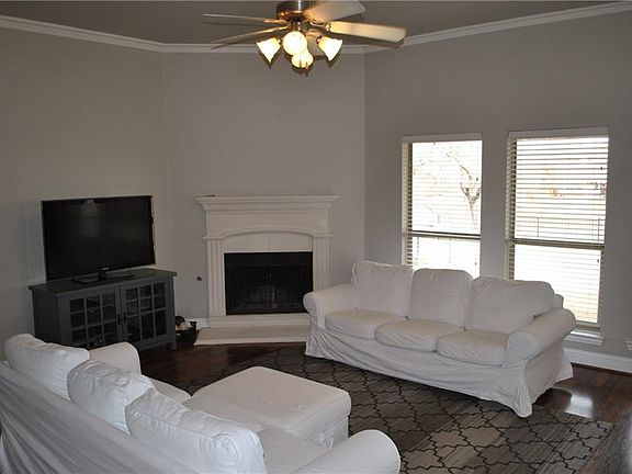 3rd image of 208 Waterfront Dr