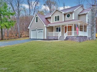 1005 Winnebago Ct, Gouldsboro, PA 18424