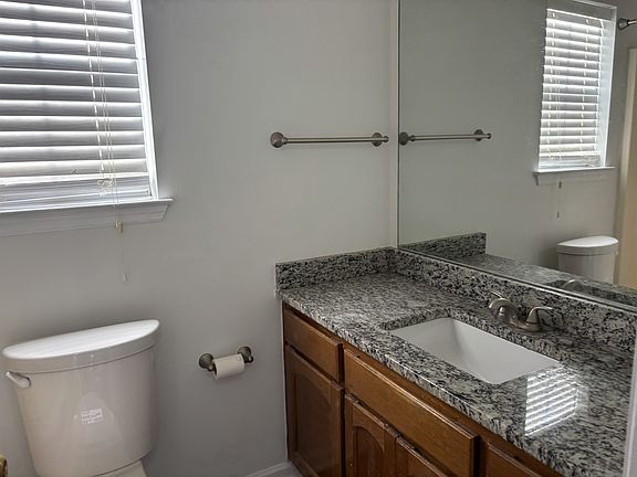 5th image of 13922 Sandhurst Dr SW