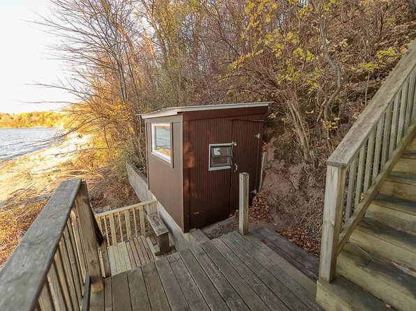 4441 Nicolet Dr, Green Bay, WI 54311