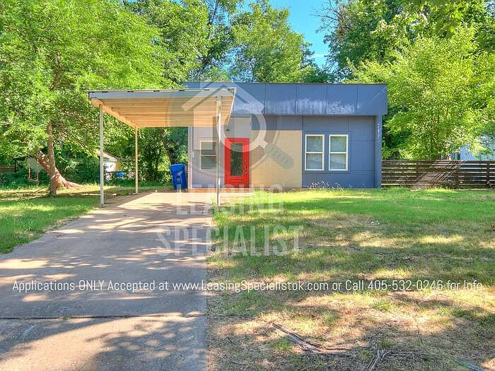 1025 Parsons St — Photo 1