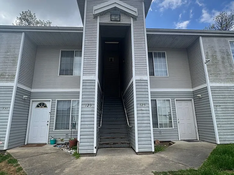 125-139 Hickory Ridge Dr — Photo 3