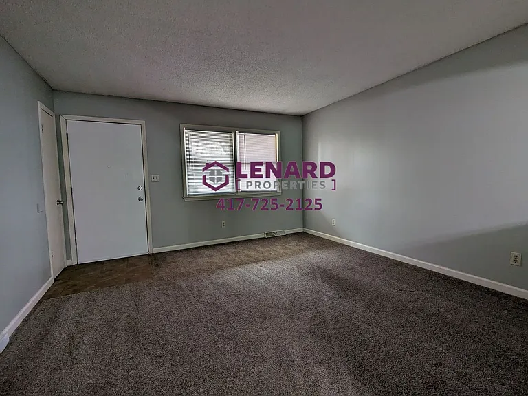 809 E Rosebrier St — Photo 4