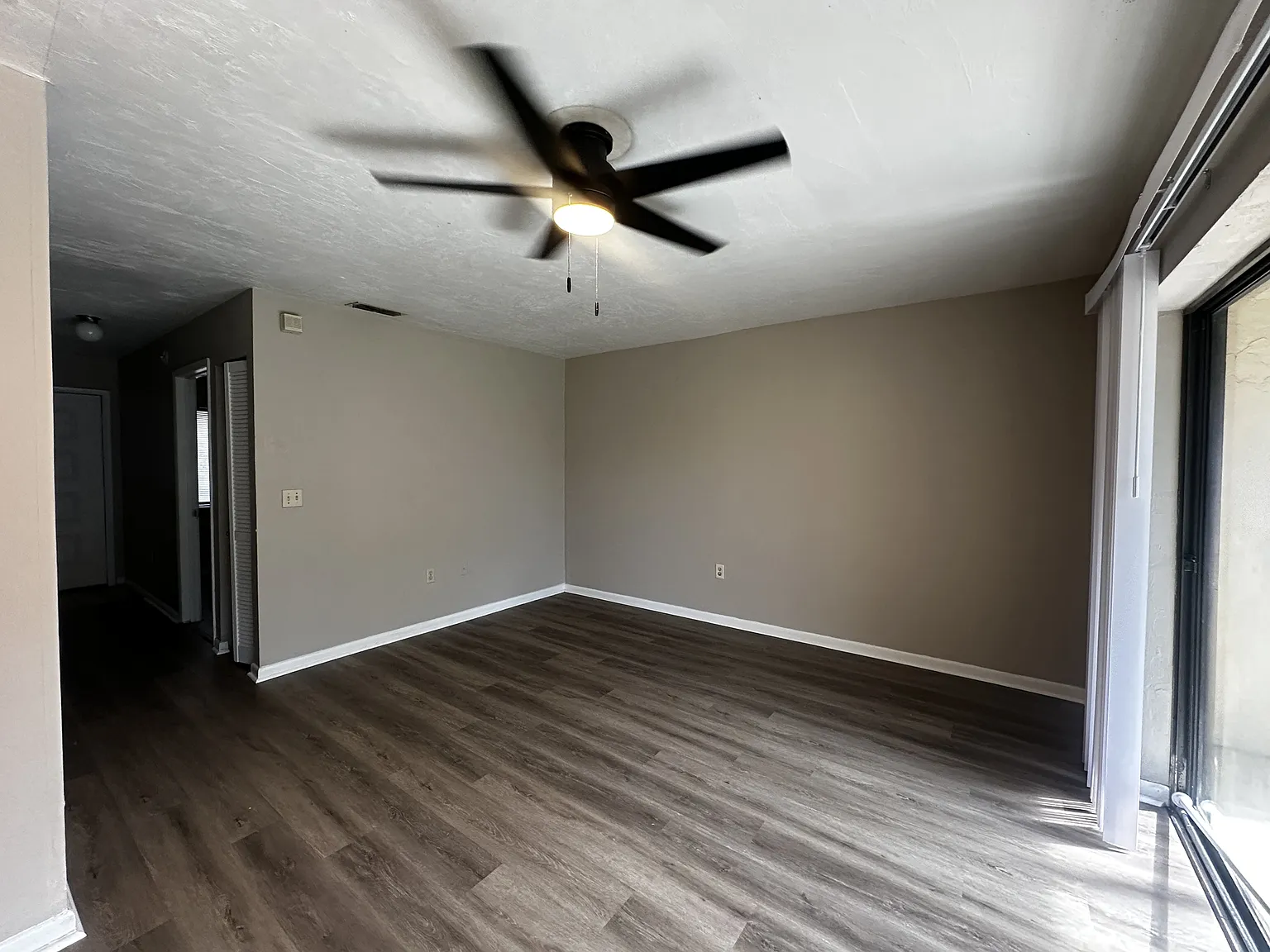 2735 SW 35th Place #2001 - 1 — Photo 4