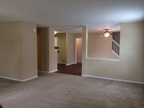 5th image of 12219 Maize Dr