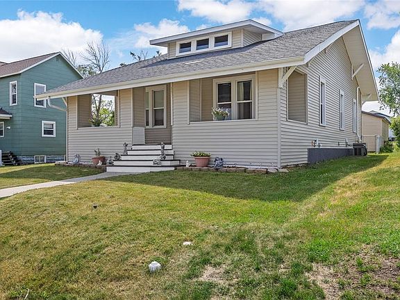3rd image of 101 1st Ave