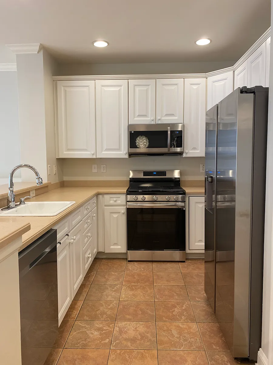 Kitchen - 258 Riverwalk Way