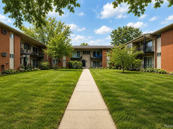 4009 Benjamin Ave, Royal Oak, MI 48073