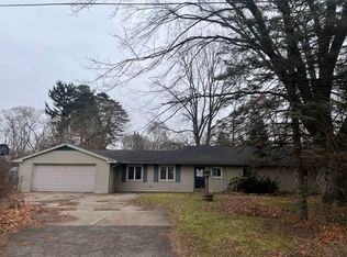 19200 Merriman Ct, Livonia, MI 48152