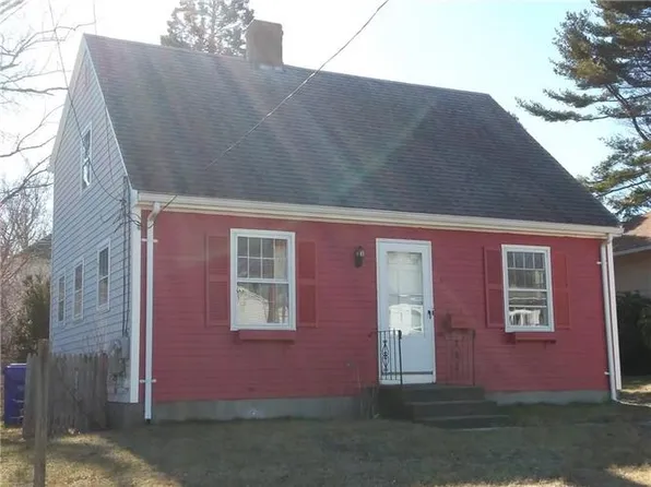 81 Sprague Ave, Riverside, RI 02915
