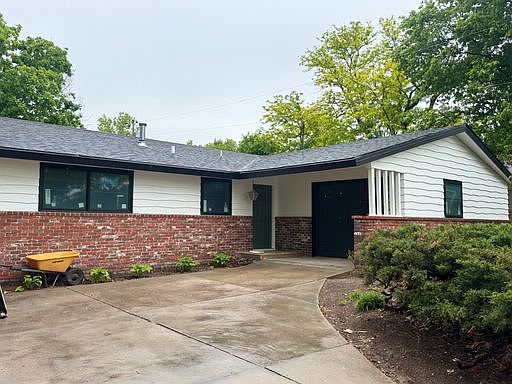 1st image of 3033 Dickens Ave