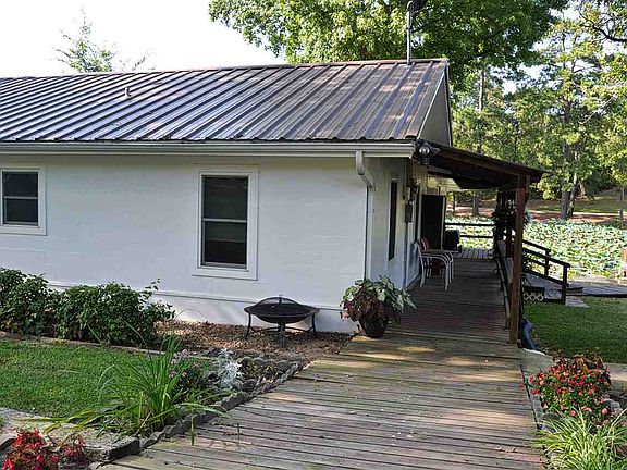 2nd image of 776 Omaha Dr