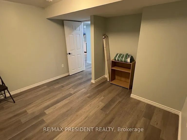 592 Florencedale Cres #BASEMENT — Photo 5