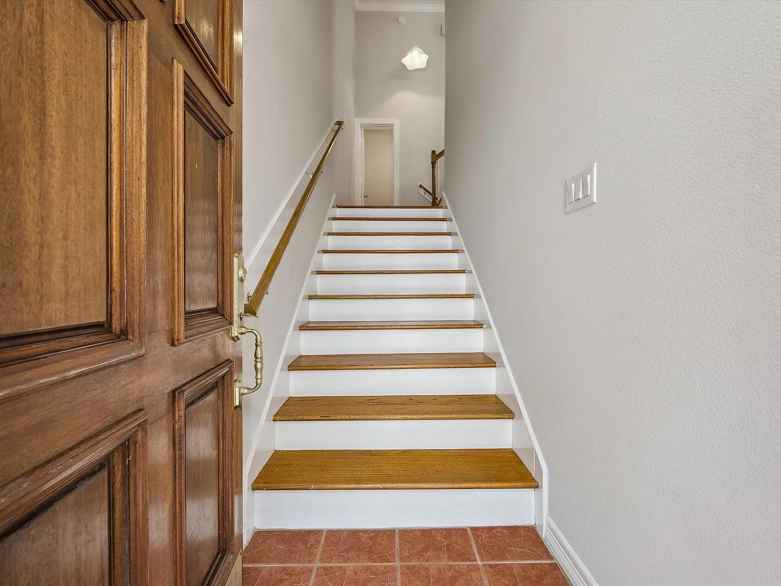 3 bed, 3.5 bath, 2071 sqft, $3,100 — Photo 3