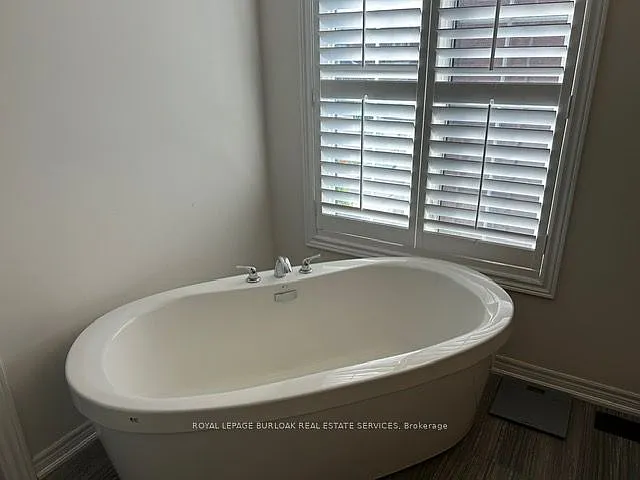 57 Macbean Cres — Photo 19