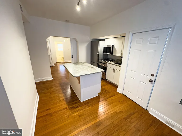 2807 4th St NE #1 — Photo 5