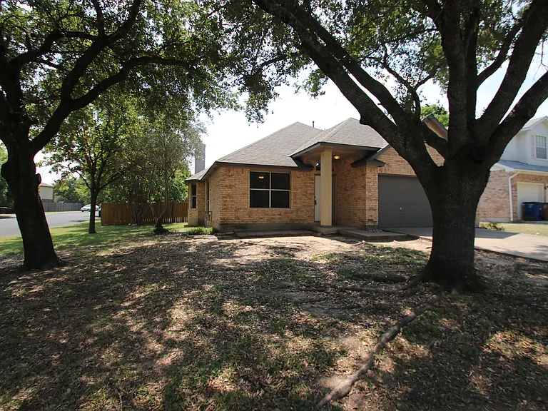 12400 Captain Hopkins Cv — Photo 2