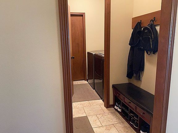 3rd image of 424 S 82nd St