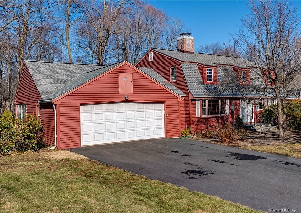 1st image of 36 Uplands Dr