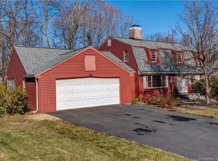 36 Uplands Dr, West Hartford, CT 06107