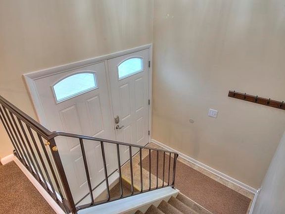 3rd image of 125 Beverley St