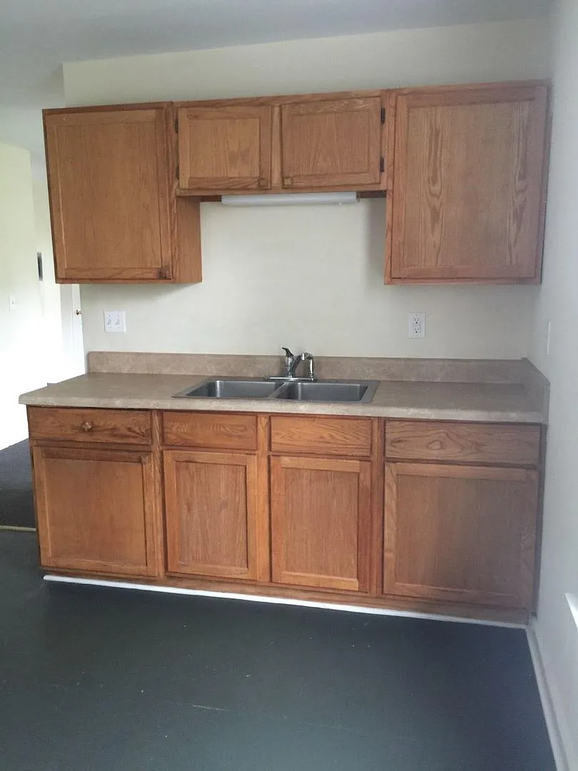N Craven - 1207 — Photo 3
