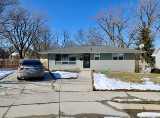 1077 Dunn Ct, Dubuque, IA 52003
