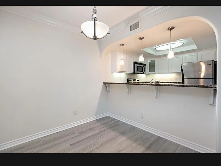 2752 B St #111 — Photo 14