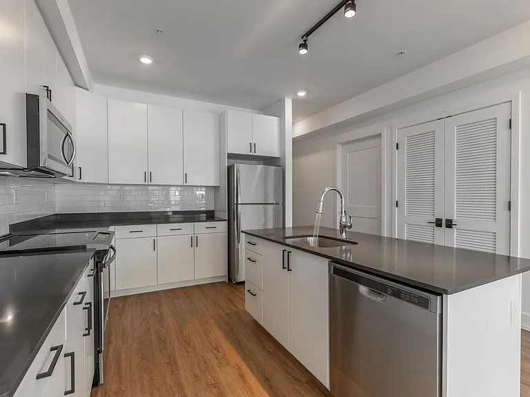 1525 Ridge Ave #304A — Photo 16