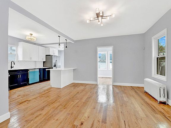 4th image of 109-69 202nd St