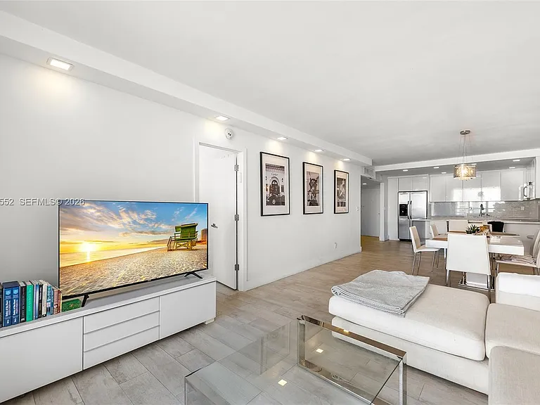 19390 Collins Ave #1519 — Photo 3