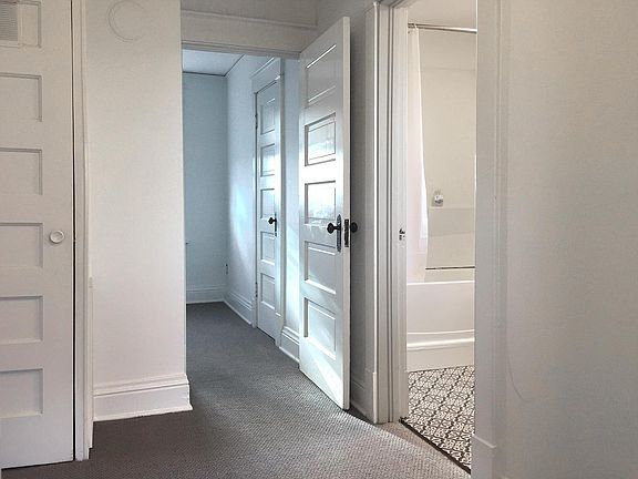 4th image of 4316 Lloyd St APT 2