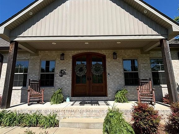 3rd image of 50 Bowling Ln