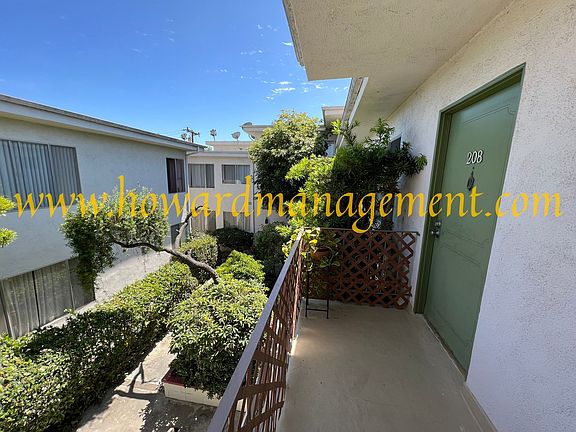 3rd image of 1302 Euclid St APT 208