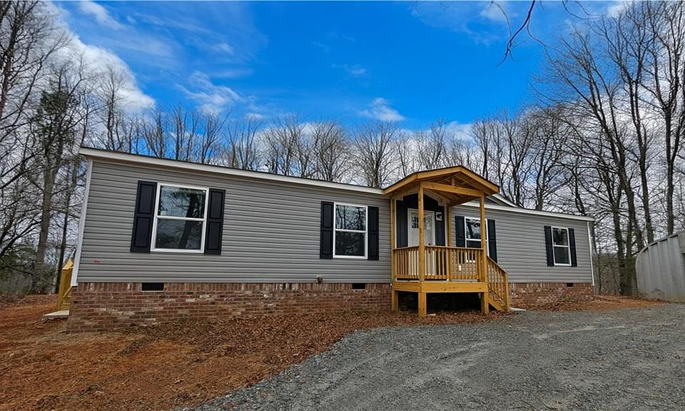 1st image of 859 Mountain Ridge Dr
