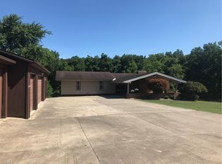 10244 Leffingwell Rd, Canfield, OH 44406