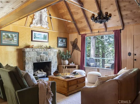 225 Fairview Rd, Lake Arrowhead, CA 92352