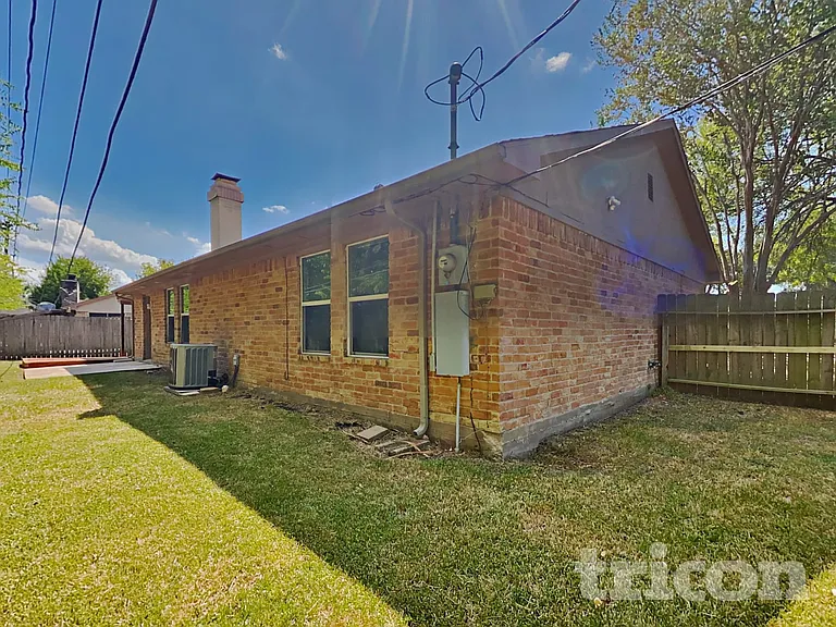 13307 Venice Cir — Photo 16