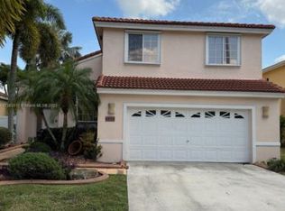 1261 NW 187th Ave, Pembroke Pines, FL 33029