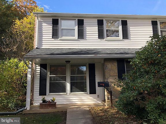 2nd image of 402 Amblewood Way